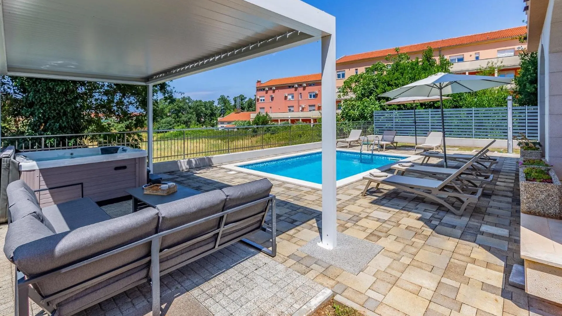 Resort Villas Lotus By Istrabook Pula