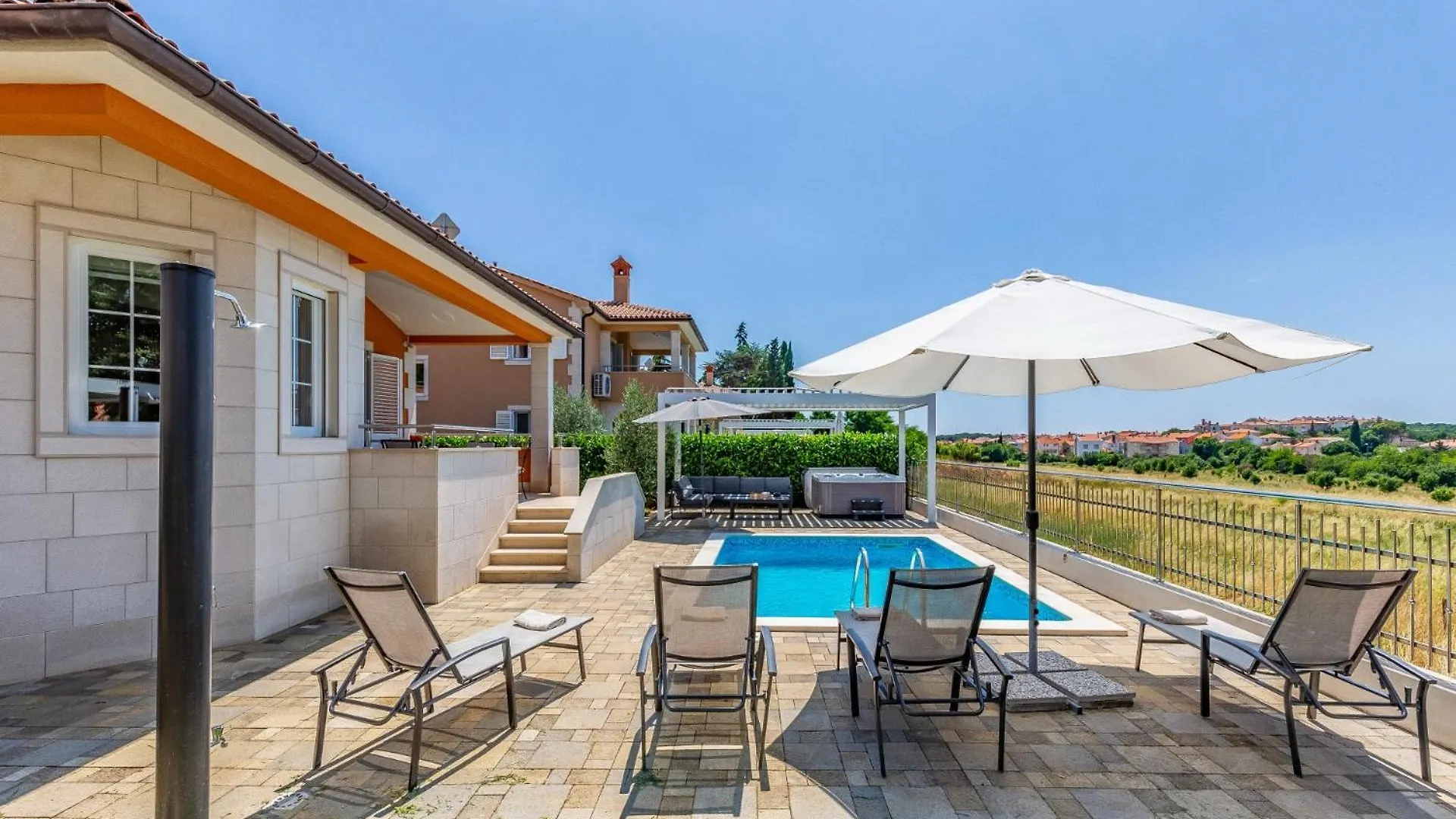 Resort Villas Lotus By Istrabook Pula